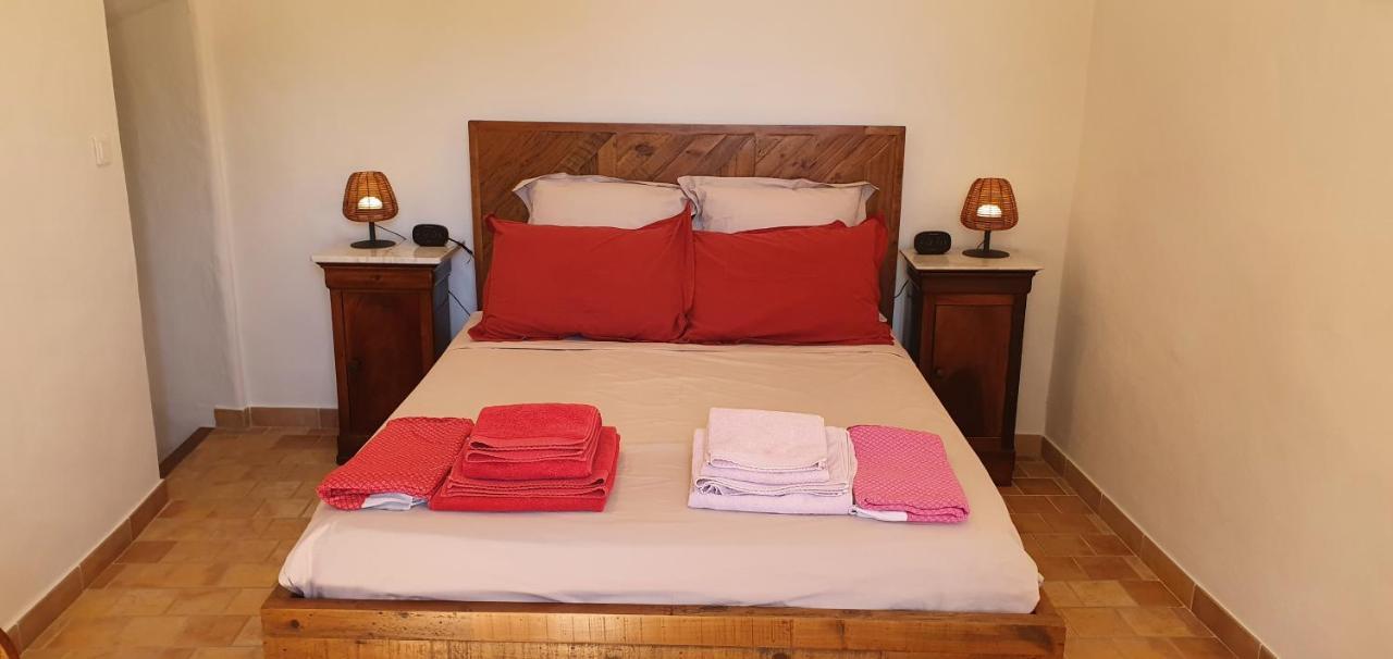 Les Chambres Du Perussier คุคุรง ภายนอก รูปภาพ